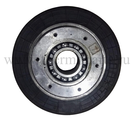 Ролик поддерживающий наружный с подшипником и манжетой в сборе без оси