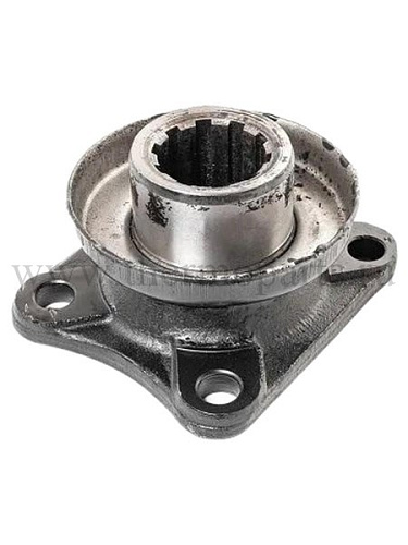 Фланец втор/вала в СБ с отражателем КПП СААЗ