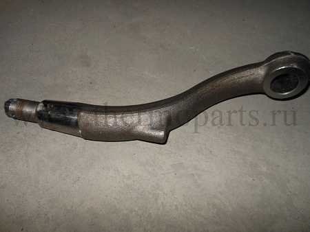 Рычаг поворотного кулака левый (111 ось)