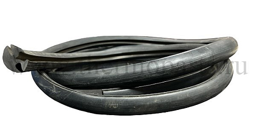 Уплотнитель стекла пассажирской двери