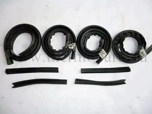 Уплотнитель пассажирской двери ПР-261/263 (8шт.)